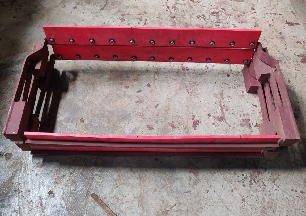 Belt Scrapper Assembly for 36 Inch and 7 Feet Center Distance for Gravimetric Coal Feeders